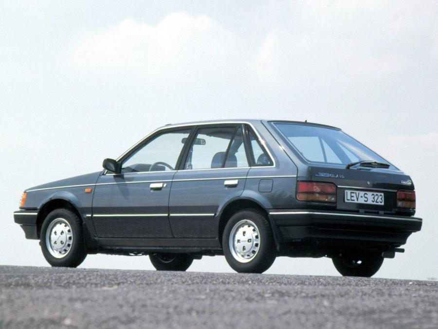  Mazda 323 5-Door 1985 года  (фото 2 из 2)